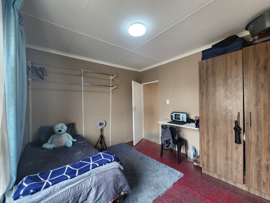 4 Bedroom Property for Sale in Levallia Western Cape